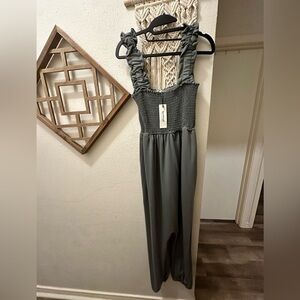 Super cute Three Bird Nest romper NWT